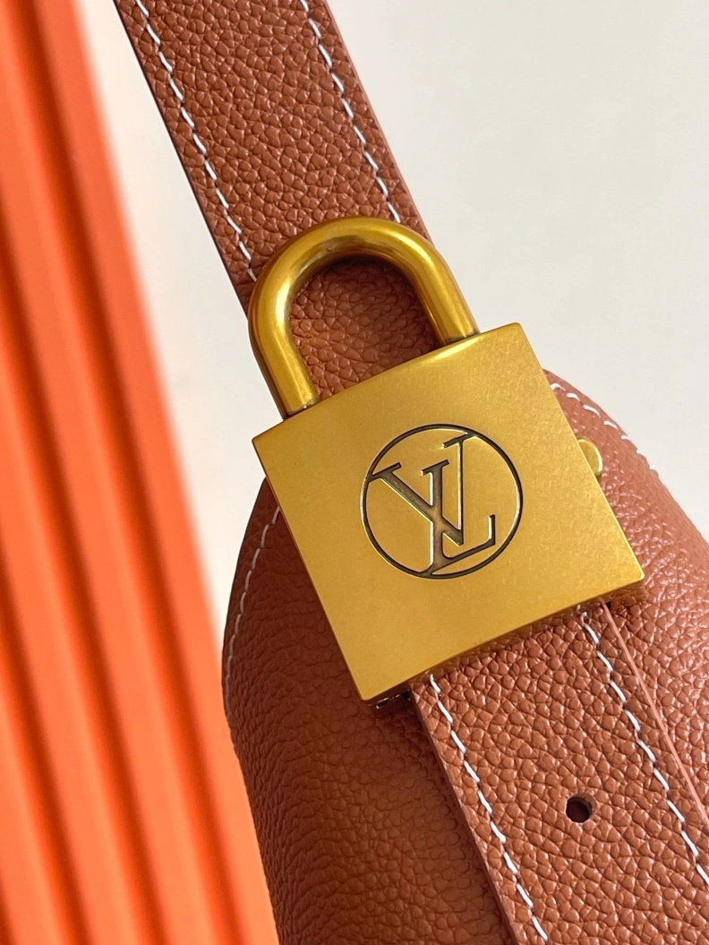 Versatile LX Top Handle Bags 8274