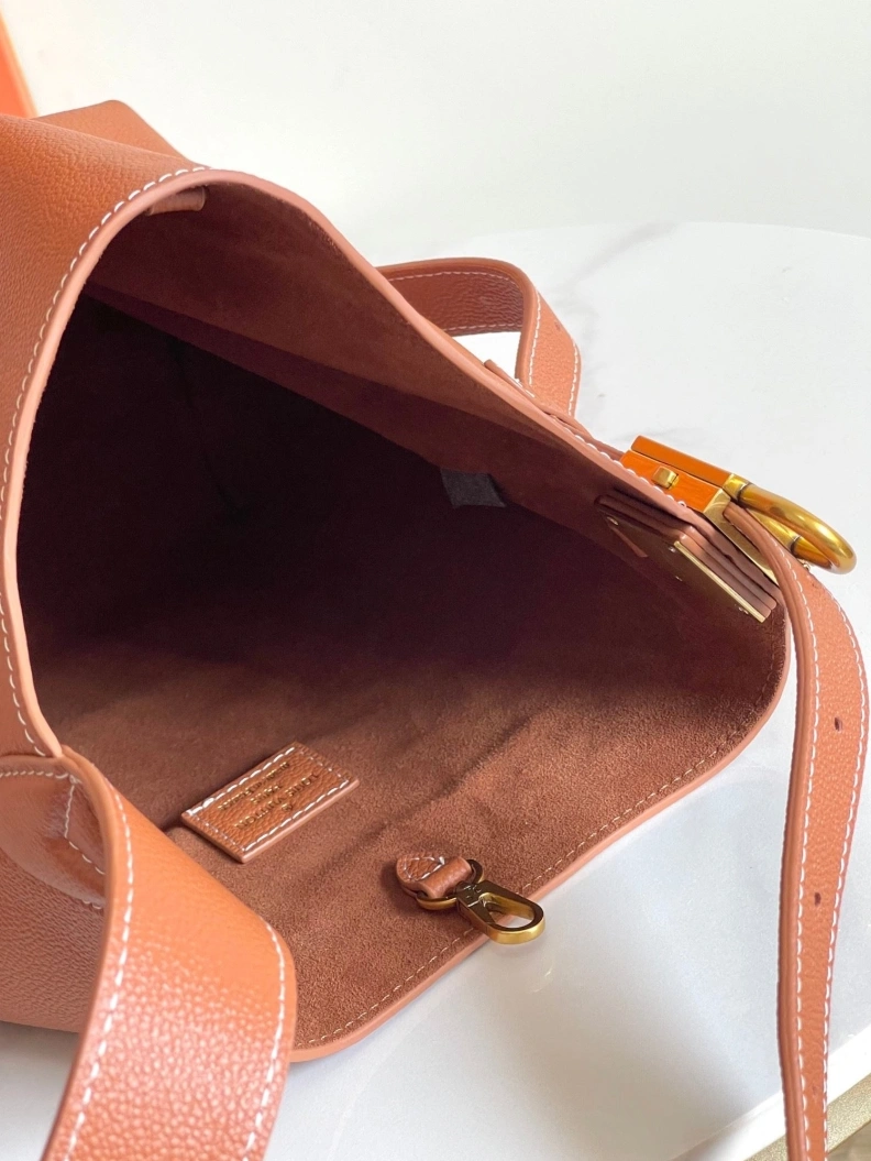 Versatile LX Top Handle Bags 8274