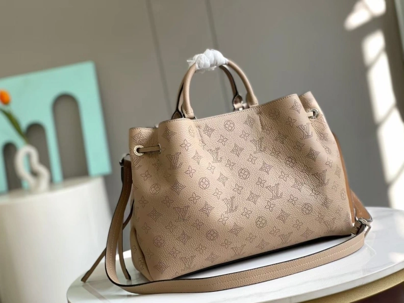 WellDesigned LX Top Handle Bags 8286