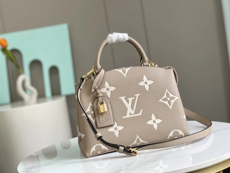 DailyWear LX Top Handle Bags 8256