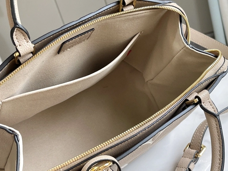 DailyWear LX Top Handle Bags 8256