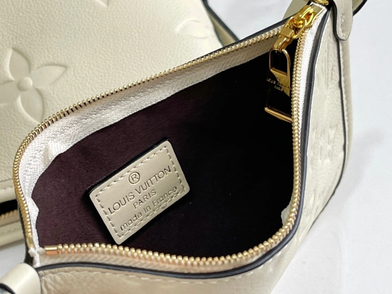 Lightweight LX Top Handle Bags 8250