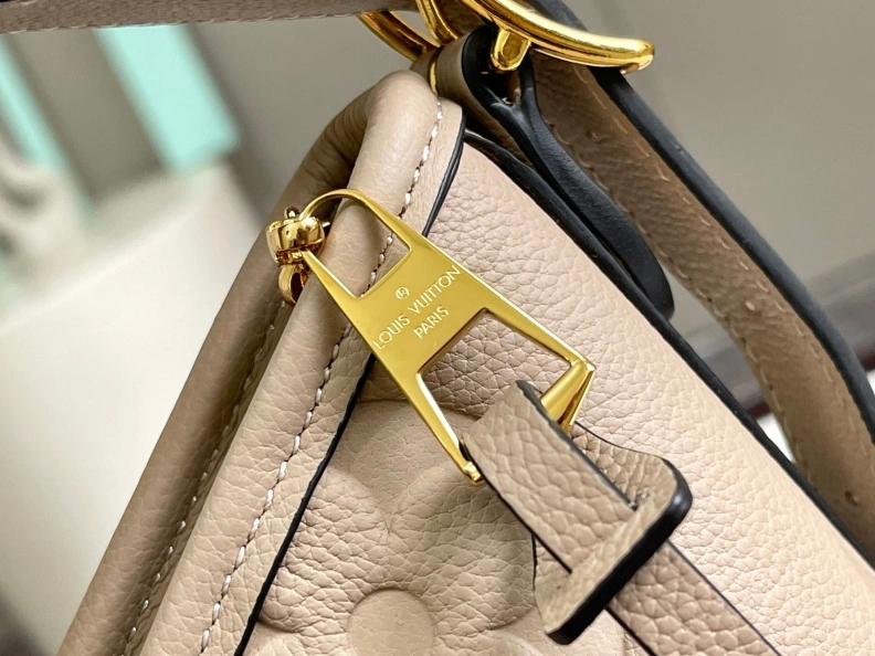 LX Top Handle Bags Sleek 8259