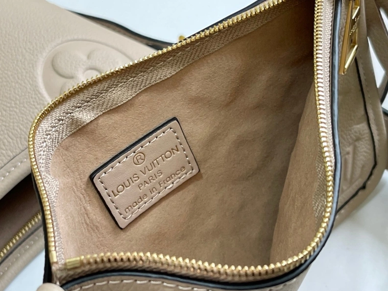 LX Top Handle Bags Sleek 8259