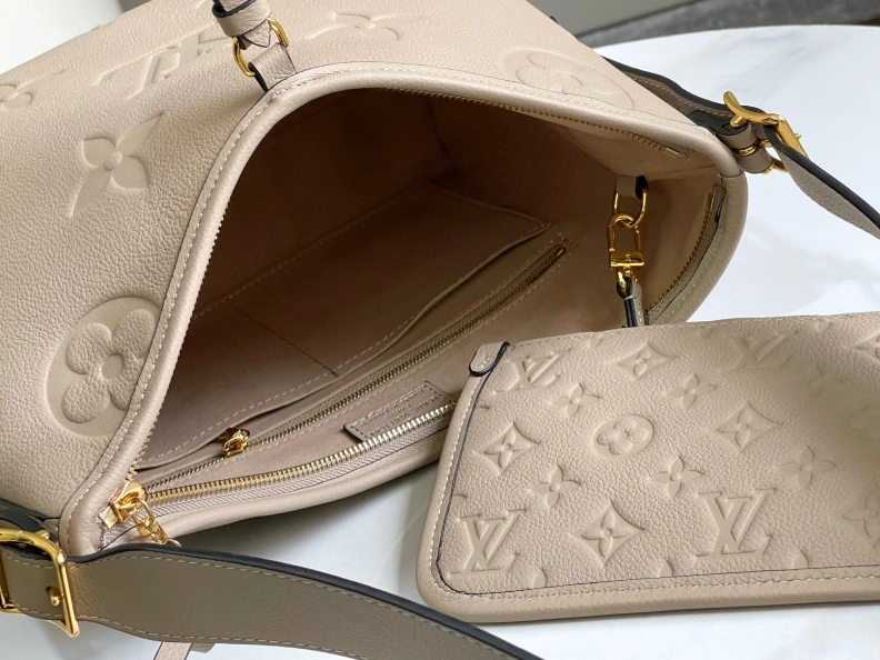 LX Top Handle Bags Sleek 8259