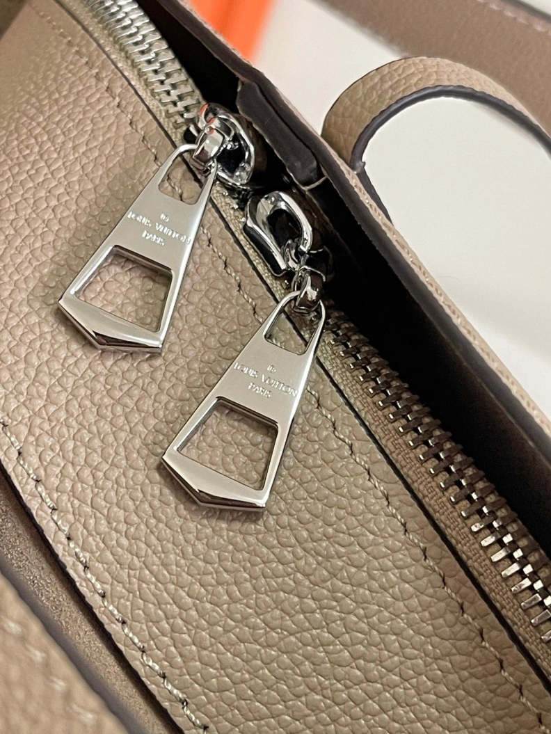 LX Top Handle Bags Compact 8269