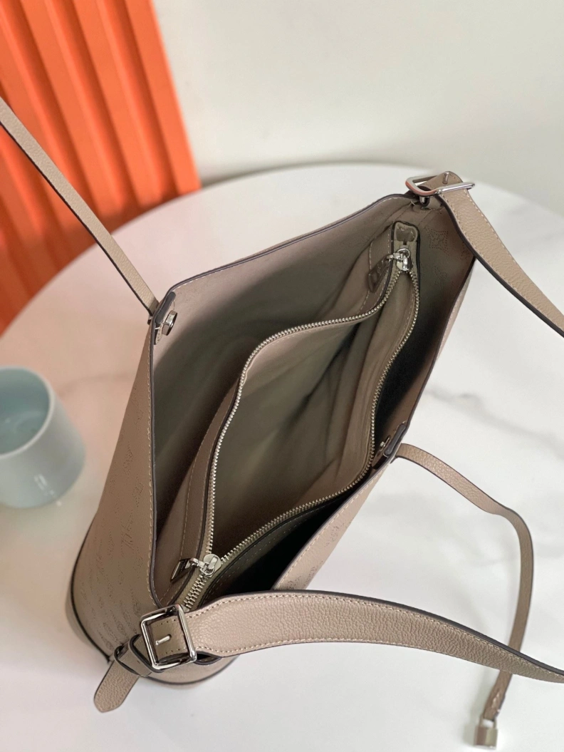 LX Top Handle Bags Compact 8269