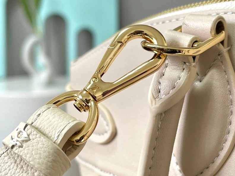 LX Top Handle Bags Cozy 8247