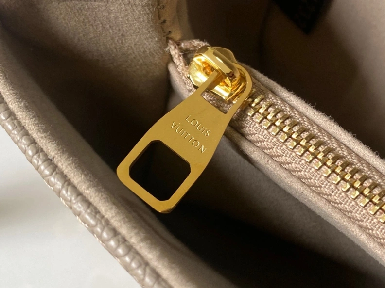 LX Satchel bags Vibrant 8883