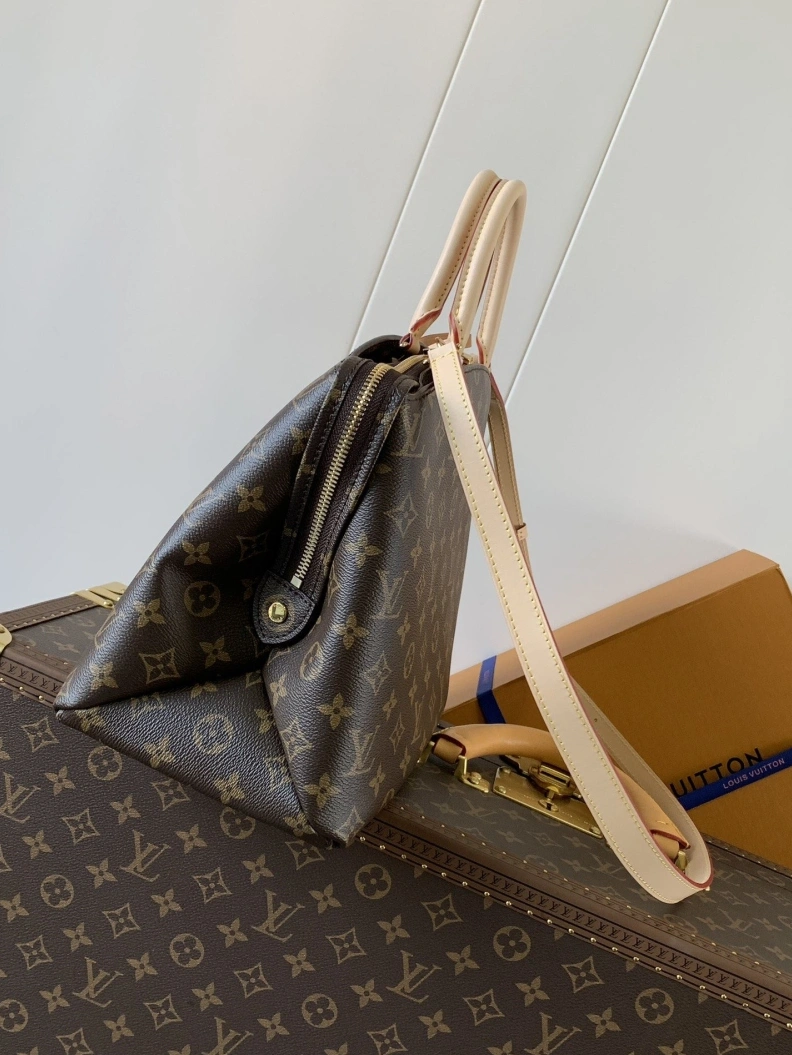 Versatile LX Top Handle Bags 8226