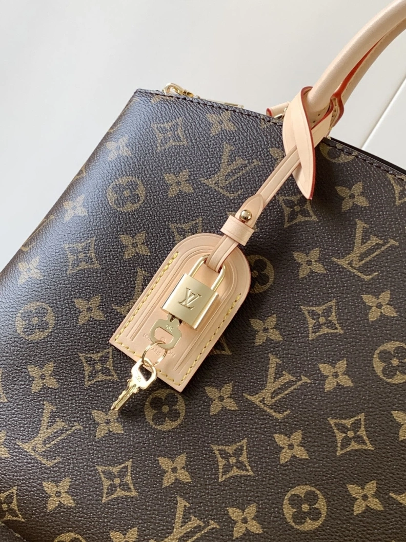 Versatile LX Top Handle Bags 8226