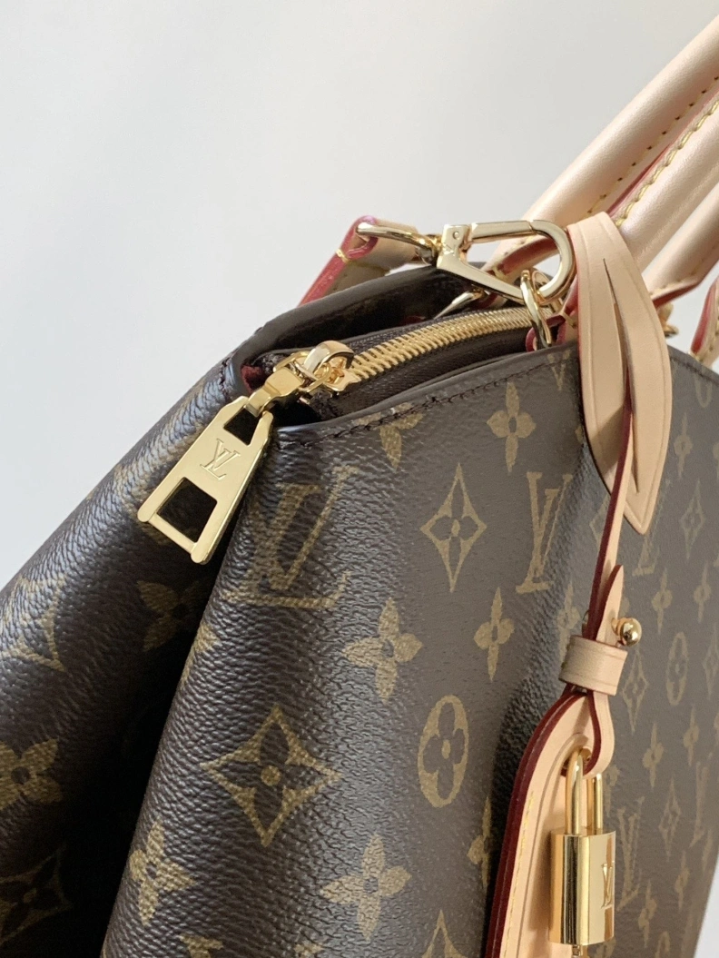 Versatile LX Top Handle Bags 8226