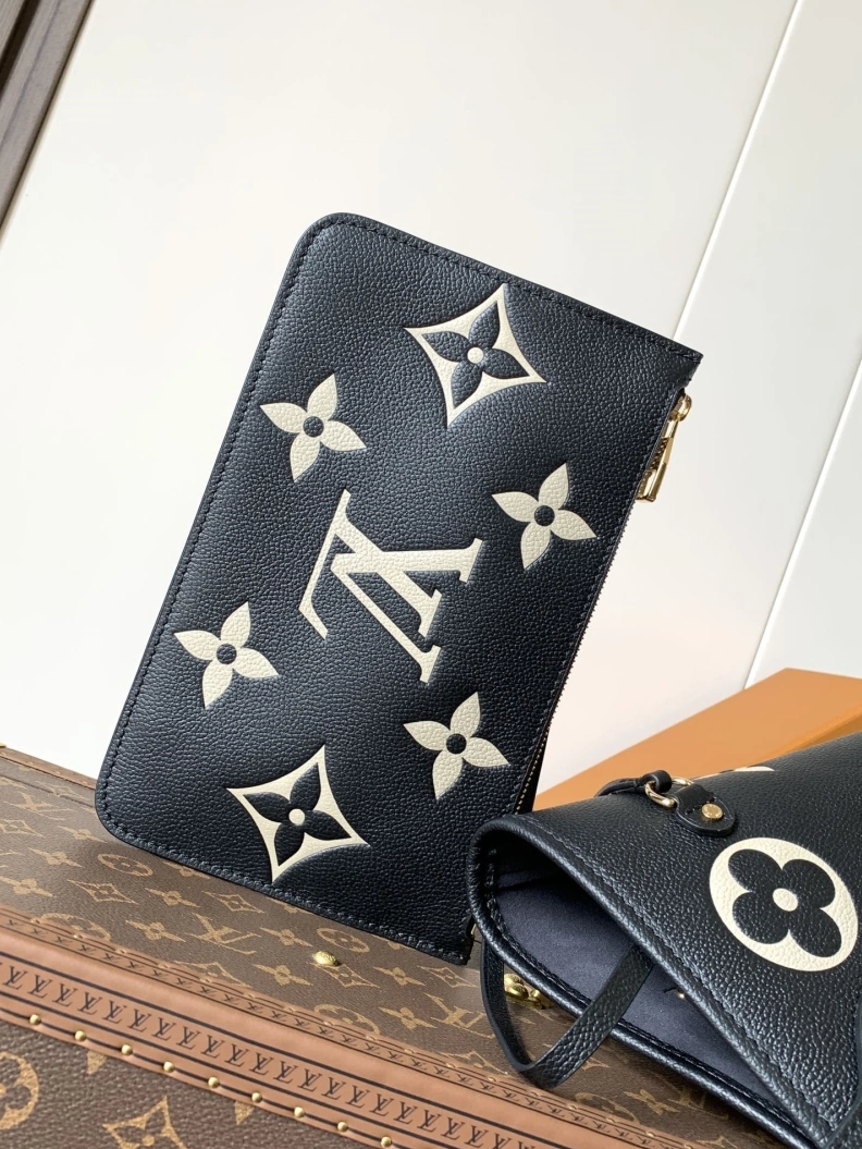 Affordable LX Shopping Bags 8657