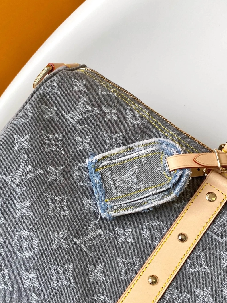 EyeCatching LX Travel Bags 8120