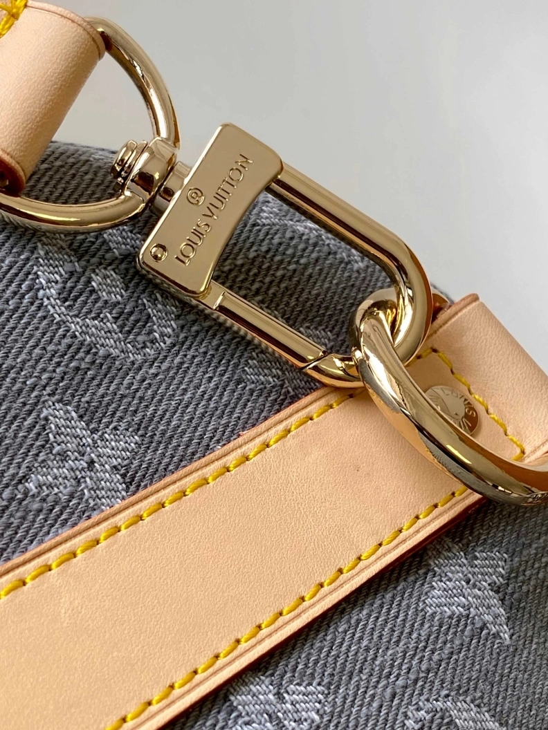 EyeCatching LX Travel Bags 8120
