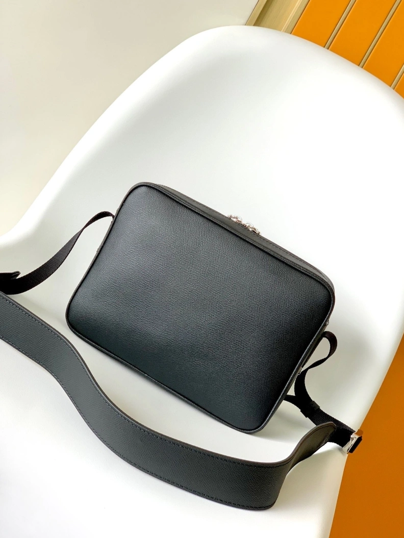 Vibrant LX Satchel bags 8848