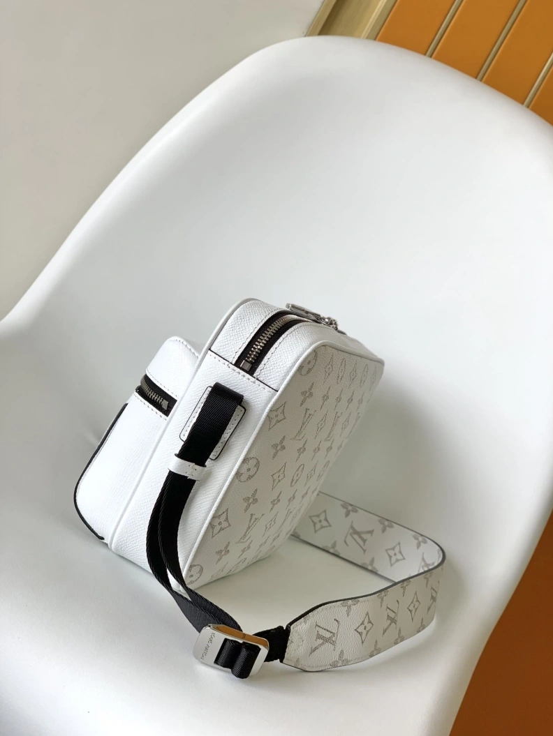 LX Satchel bags Refined 8846