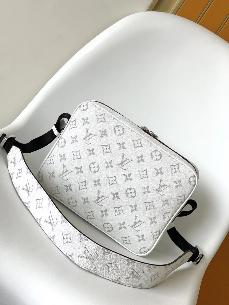 LX Satchel bags Refined 8846