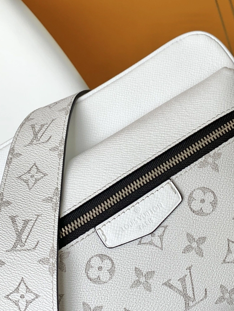 LX Satchel bags Refined 8846