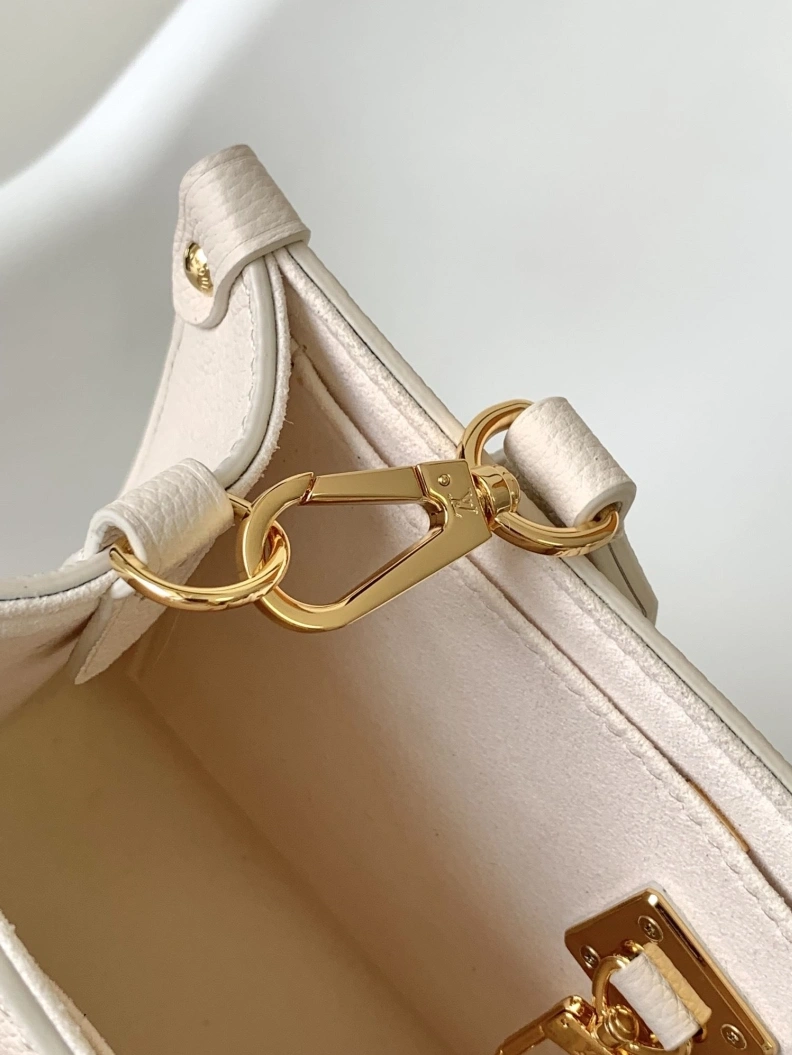Flexible LX Top Handle Bags 8203