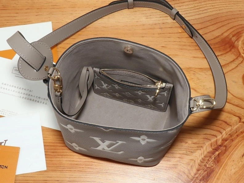 Lightweight LX Satchel bags 8809