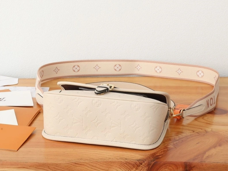 LX Satchel bags Lightweight 8803