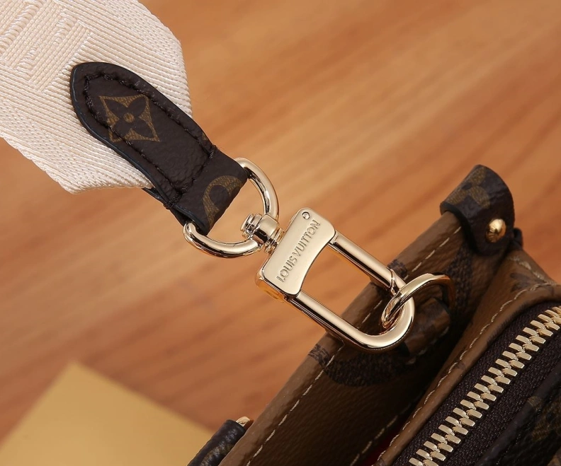Trendsetting LX Top Handle Bags 8199