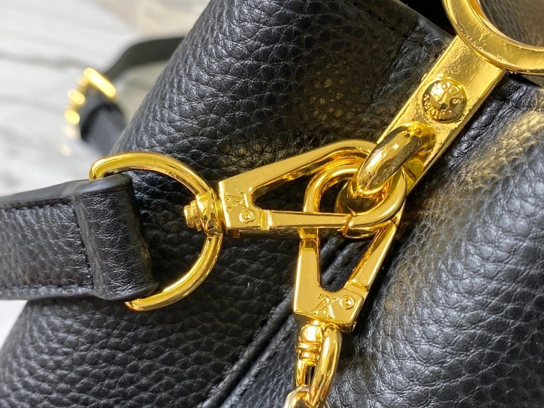 Versatile LX Caxucines Bags 9264