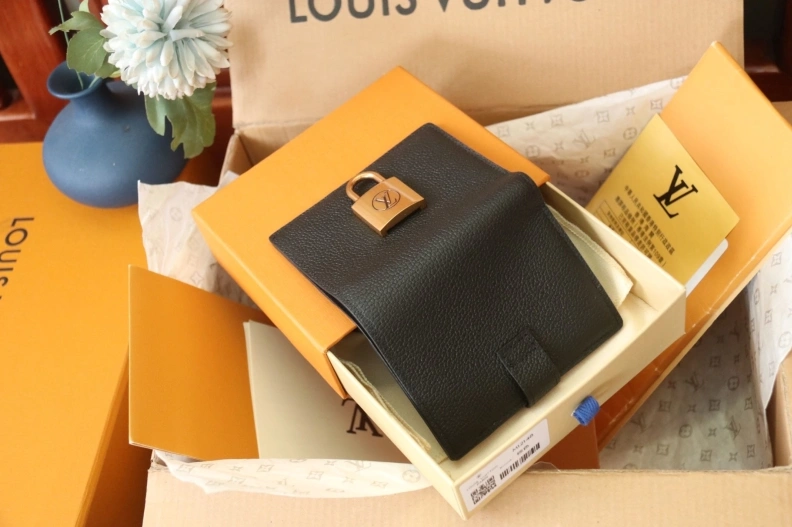 LX Wallets Sophisticated 7966