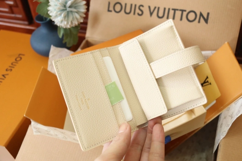 LX Wallets WellDesigned 7967