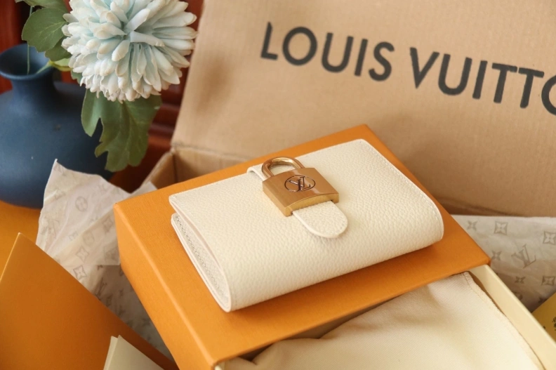 LX Wallets WellDesigned 7967
