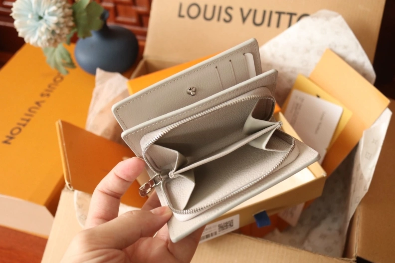 Practical LX Wallets 7963