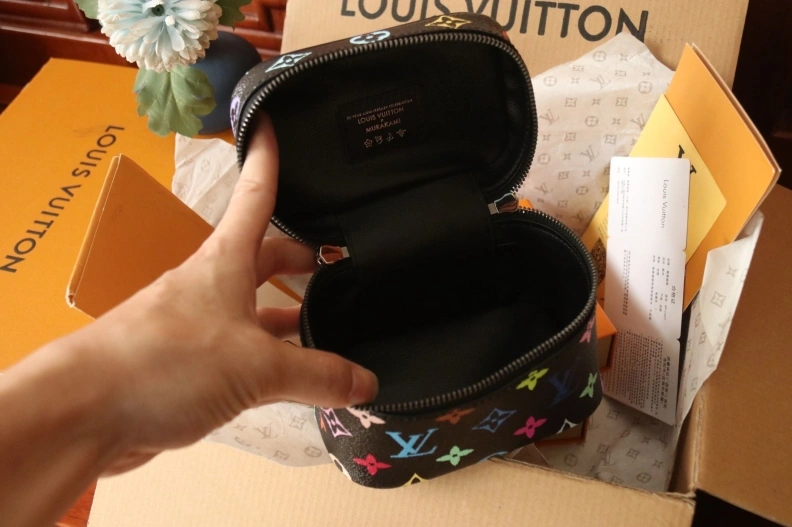 DailyWear LX Cosmetic Bags 9184