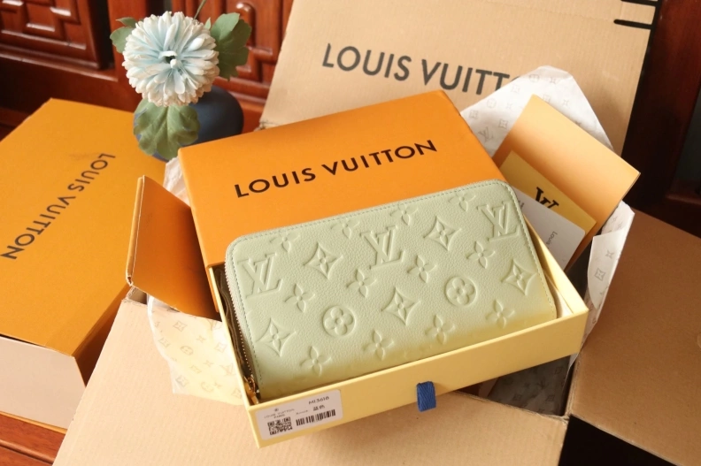 HighQuality LX Wallets 7950