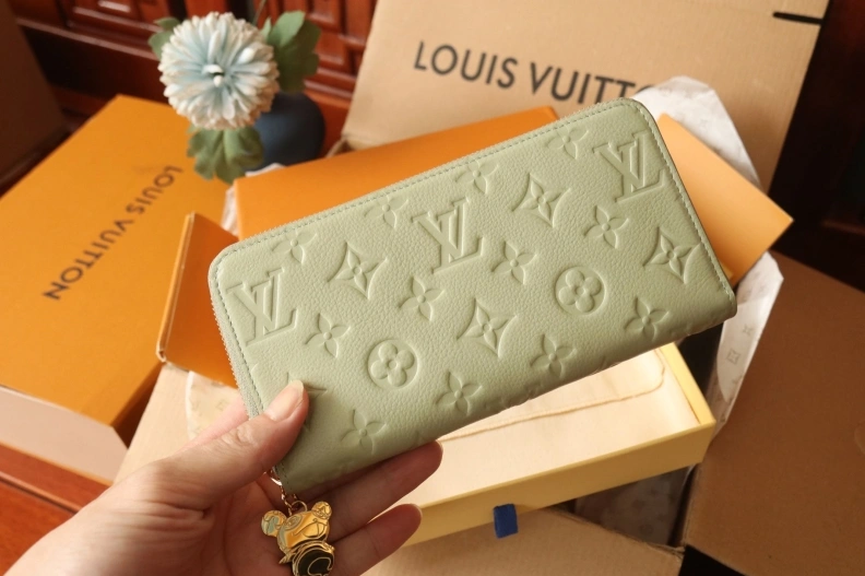 HighQuality LX Wallets 7950