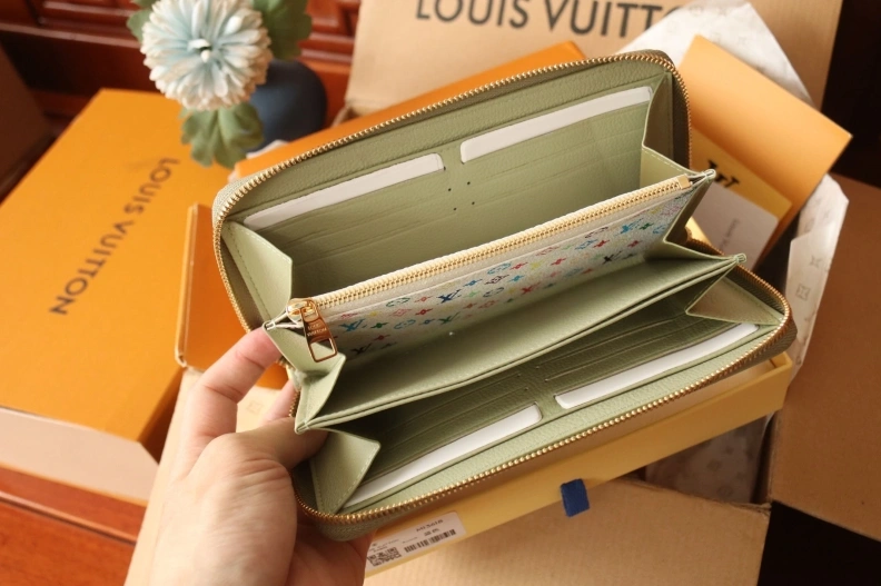 HighQuality LX Wallets 7950