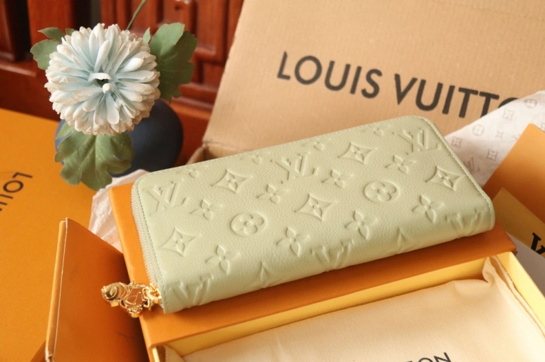 HighQuality LX Wallets 7950