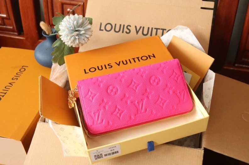 Practical LX Wallets 7948