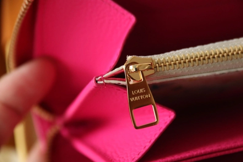 Practical LX Wallets 7948