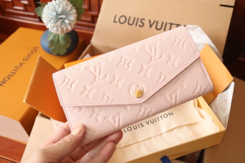 LX Wallets Practical 7947