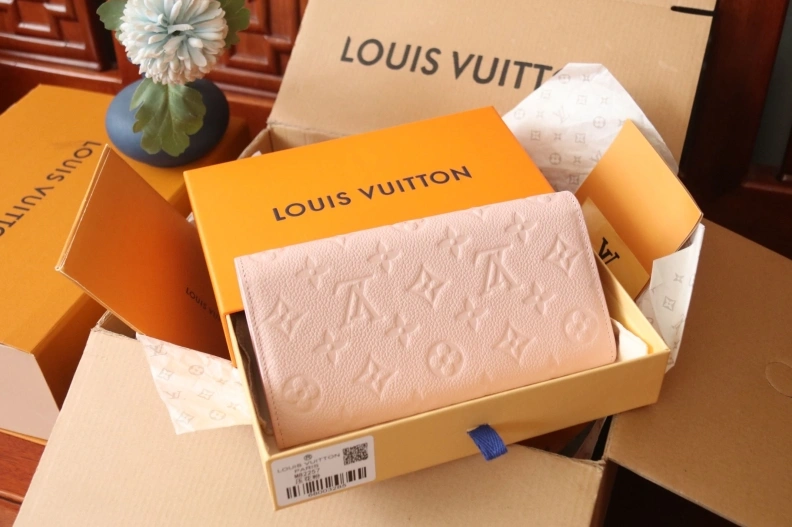 LX Wallets Practical 7947