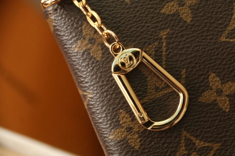 Bold LX Clutch Bags 9234