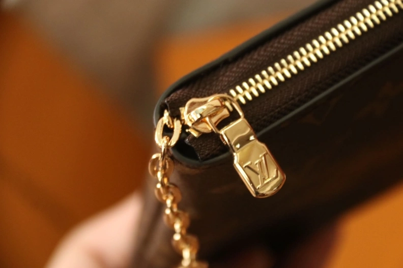 Bold LX Clutch Bags 9234