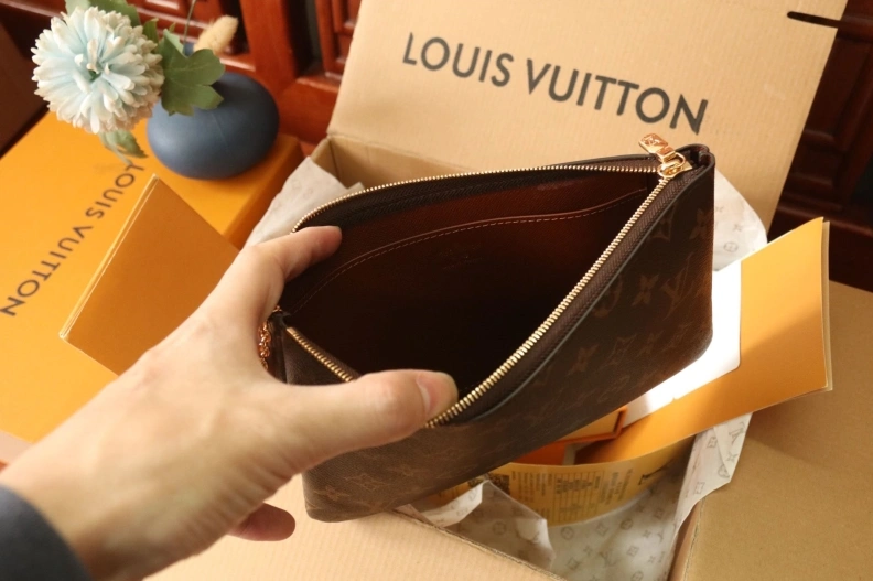 Bold LX Clutch Bags 9234