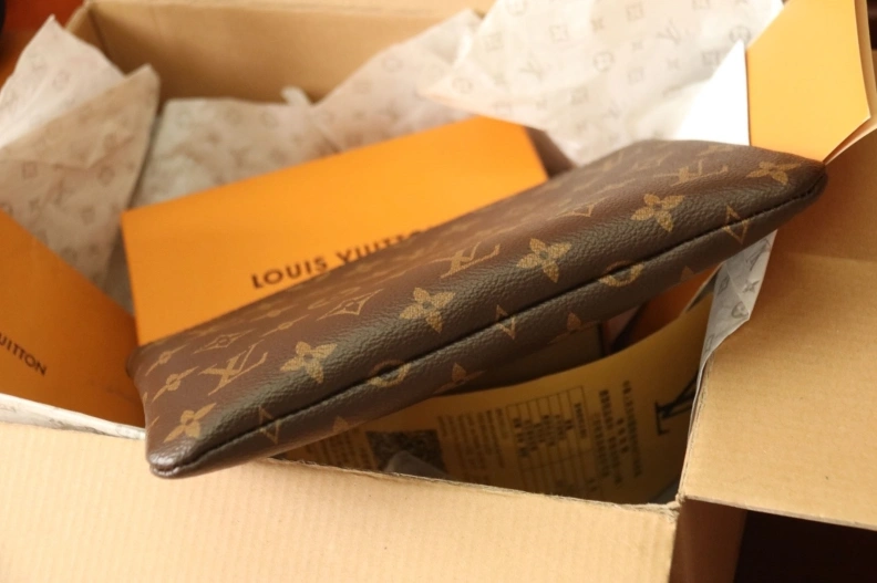Bold LX Clutch Bags 9234