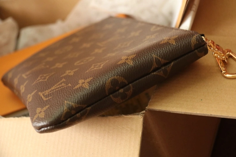 Bold LX Clutch Bags 9234