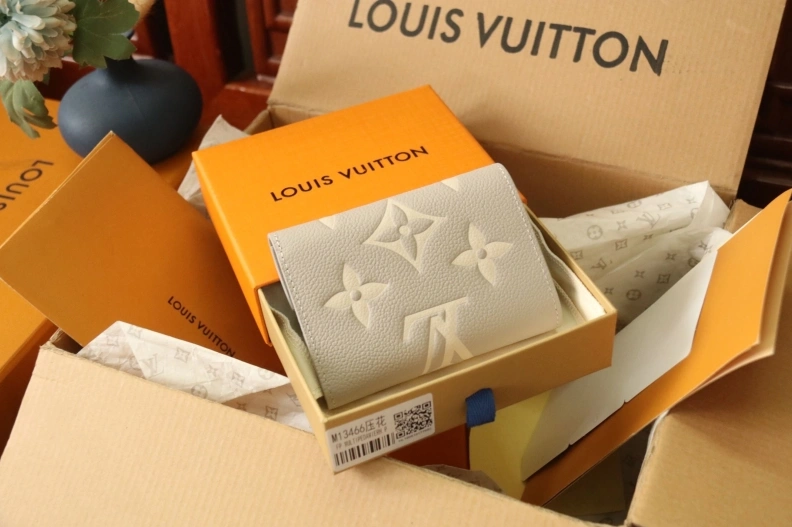 Comfortable LX Wallets 7937