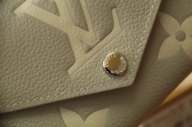 Comfortable LX Wallets 7937