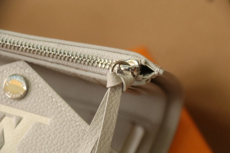 Comfortable LX Wallets 7937