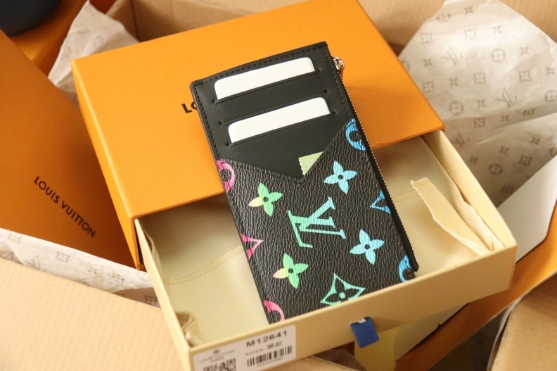 Resilient LX Wallets 7924